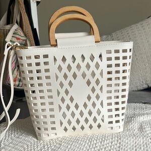 PRICE DROP ⬇️ Joy Susan - White Cutout Tote Bag with Wooden Handles